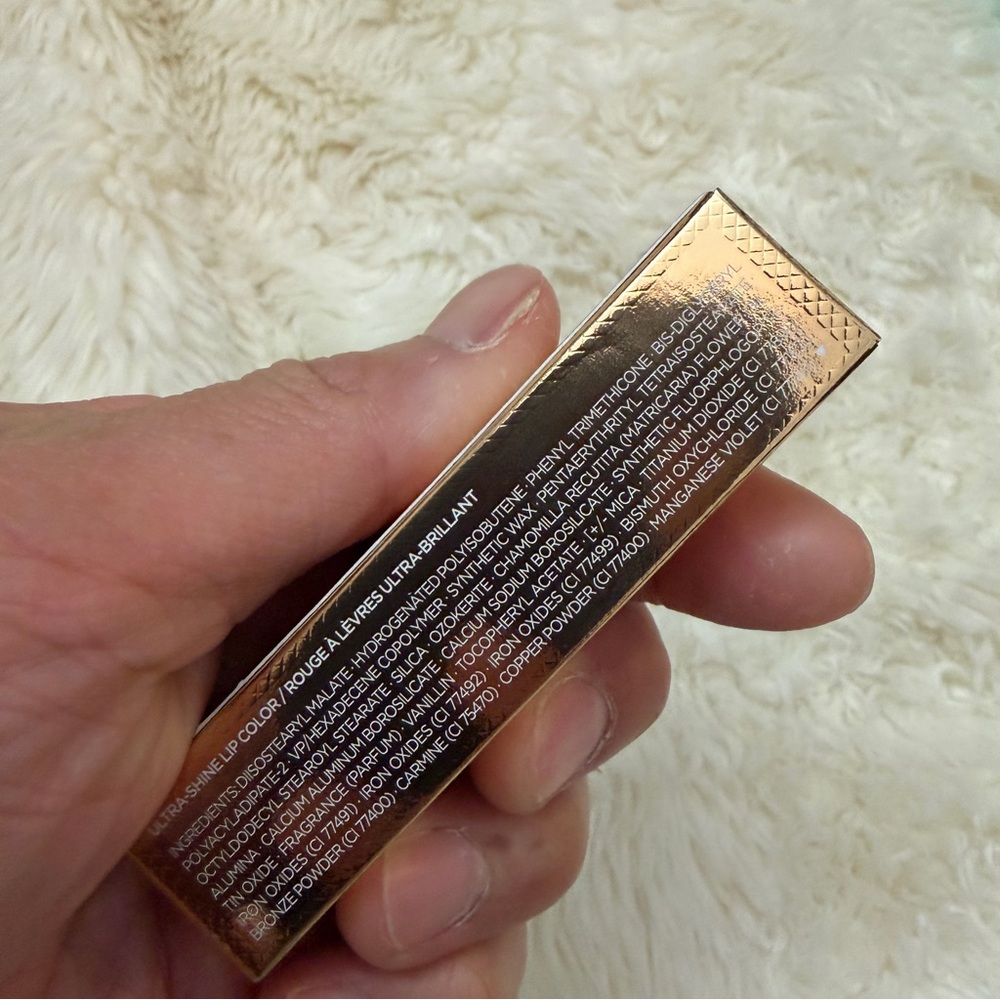 Tom Ford Soleil Lip Balm - 04 UNHIBITED - Picture 4 of 7
